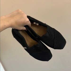 Black Minimalist Slip-On Flats
